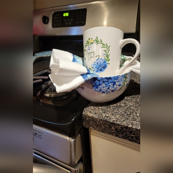 Royal Norfolk - Set of Mug, Bowl, and Kitchen Towel (one each) Happy Spring - Picture 9 of 11